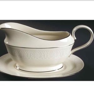 Lenox Courtyard Platinum gravy boat and plate new